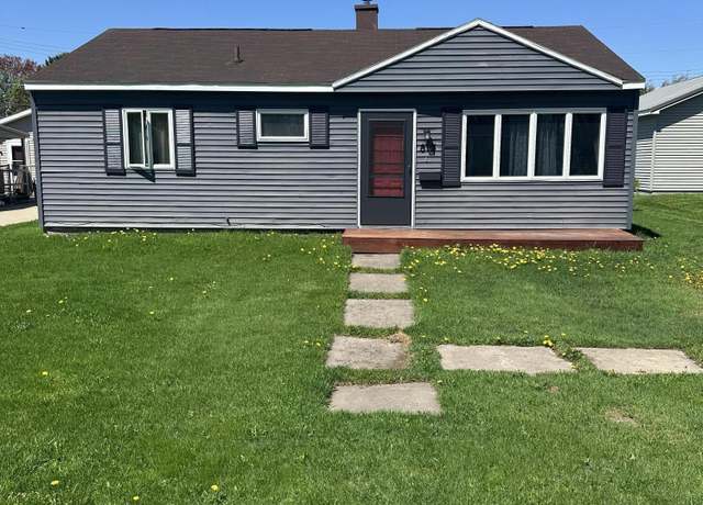 Property at 813 E 9th Ave, Sault Ste Marie, MI 49783, 3 beds, 1 bath