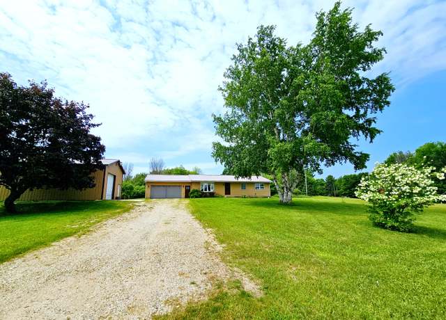 Property at 9944 N Donner Dr, Germfask, MI 49836, 2 beds, 0.5 baths