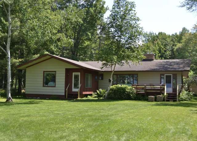 Property at 3468 Lakeshore Dr, Sault Ste Marie, MI 49783, 5 beds, 1 bath