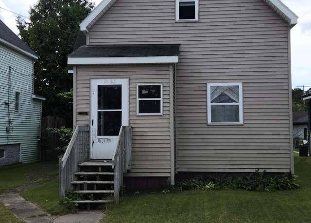 Property at 1525 W 4th Ave, Sault Ste Marie, MI 49783, 5 beds, 1 bath