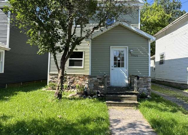 Property at 1066 E Portage Ave, Sault Ste Marie, MI 49783, 2 beds, 1.5 baths