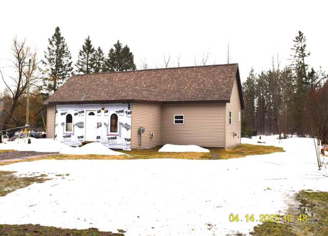 Property at 2824 E 3 Mile Rd, Sault Ste Marie, MI 49783, 2 beds, 1.5 baths