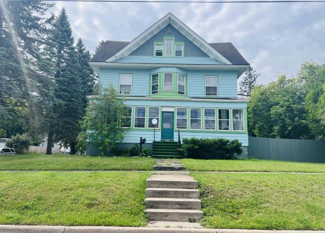 Property at 724 Cedar St, Sault Ste Marie, MI 49783, 6 beds, 1.5 baths