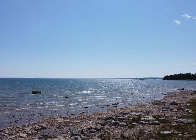 Property at 312 Pontchartrain Trl, Hessel, MI 49745