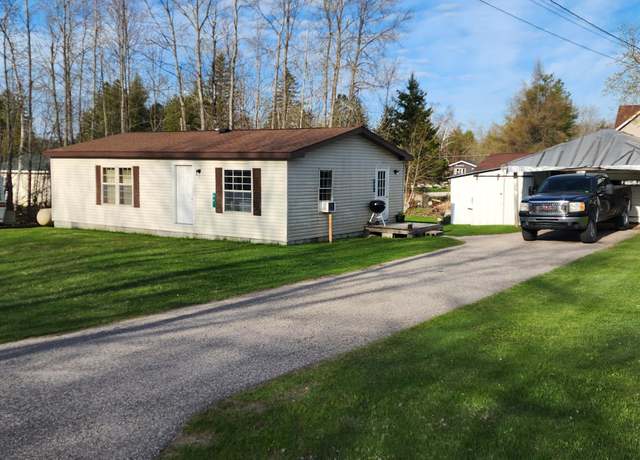 Property at 86 S King St, Cedarville, MI 49719, 2 beds, 1 bath