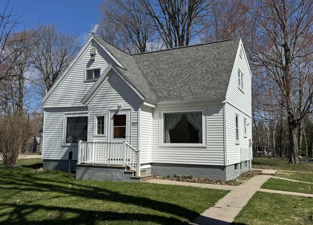 Property at 620 W Osborn Dr, Sault Ste Marie, MI 49783, 3 beds, 1.5 baths