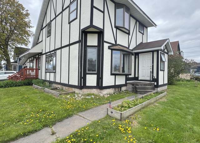 Property at 370 Dawson St, Sault Ste Marie, MI 49783, 4 beds, 3 baths