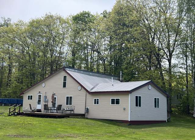Property at 2039 W 14th St, Sault Ste Marie, MI 49783, 4 beds, 1.5 baths