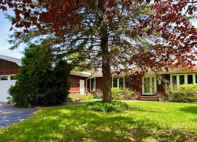 Property at 2841 Riverside Dr, Sault Ste Marie, MI 49783, 3 beds, 1 bath