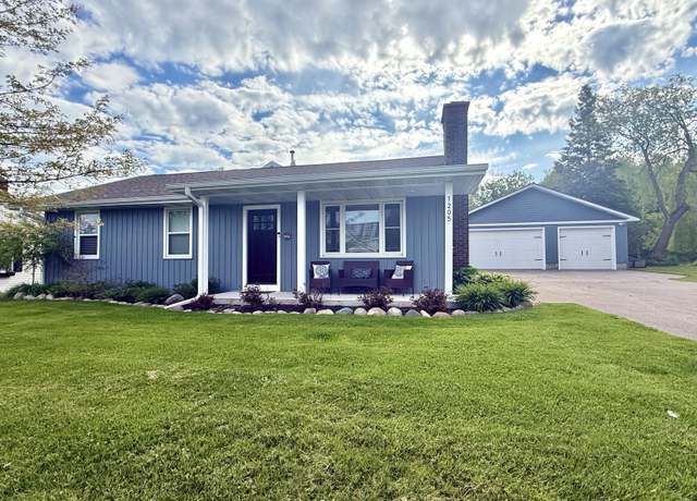 Property at 1205 Seymour St, Sault Ste Marie, MI 49783, 4 beds, 1 bath