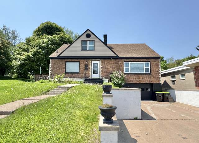 Property at 1220 Ashmun St, Sault Ste Marie, MI 49783, 4 beds, 2 baths