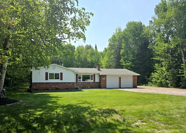 Property at 3325 Sherman Park Dr, Sault Ste Marie, MI 49783, 3 beds, 1 bath