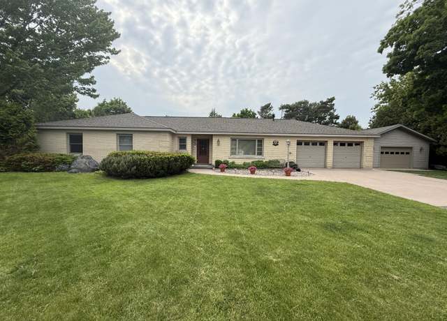 Property at 208 Mission St, Sault Ste Marie, MI 49783, 4 beds, 1.5 baths