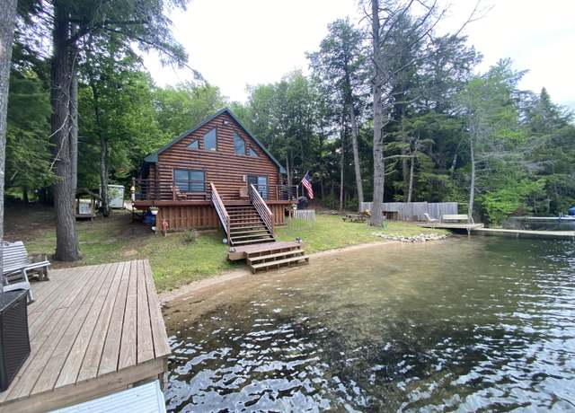 Property at 28227 W Maple Ln, Eckerman, MI 49728, 2 beds, 1.5 baths