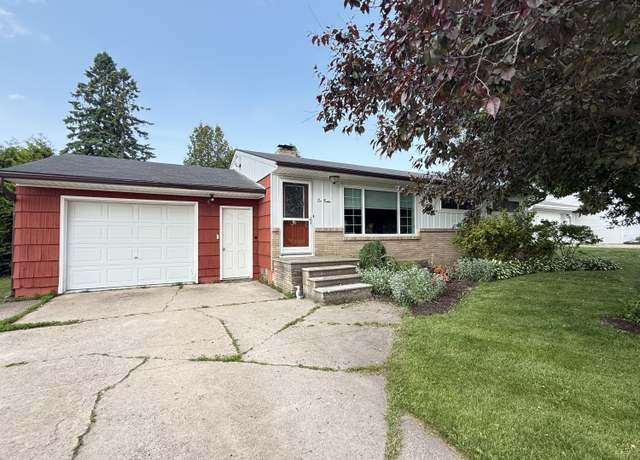 Property at 612 Washington Way, Sault Sainte Marie, MI 49783, 3 beds, 1 bath