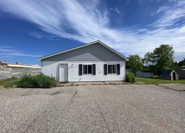 Property at 113 E 14th Ave, Sault Ste Marie, MI 49783, 1 bed, 1 bath