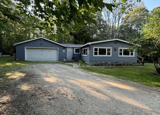 Property at 29574 E Backamoe Rd, Drummond Island, MI 49726, 3 beds, 1 bath