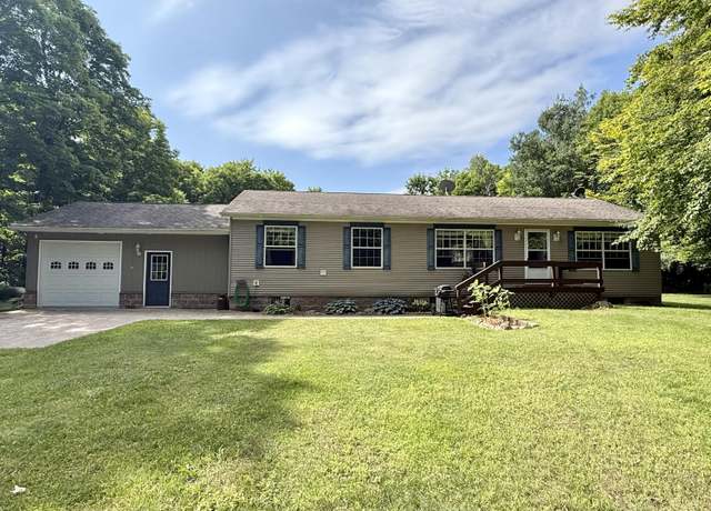 Property at 12514 E Traynor Rd, Goetzville, MI 49736, 3 beds, 2 baths