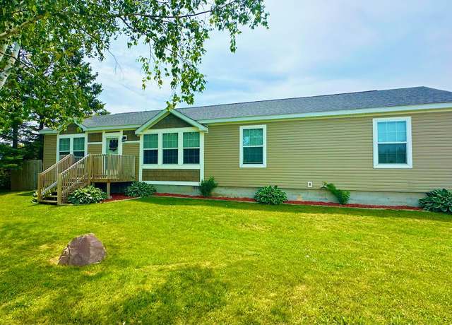 Property at 37 W Wayne St, Sault Sainte Marie, MI 49783, 3 beds, 2 baths