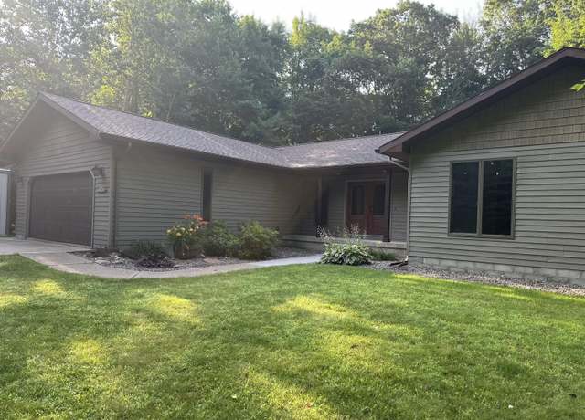 Property at 1365 W South Charwood Cir, Sault Sainte Marie, MI 49783, 4 beds, 3.5 baths