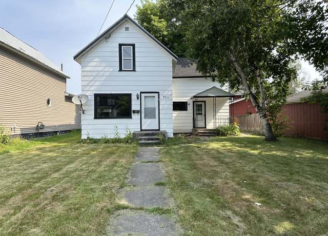 Property at 721 E Spruce St, Sault Ste Marie, MI 49783, 3 beds, 1 bath