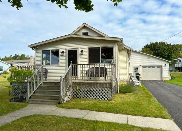 Property at 25 Stockbridge St, St. Ignace, MI 49781, 3 beds, 1 bath