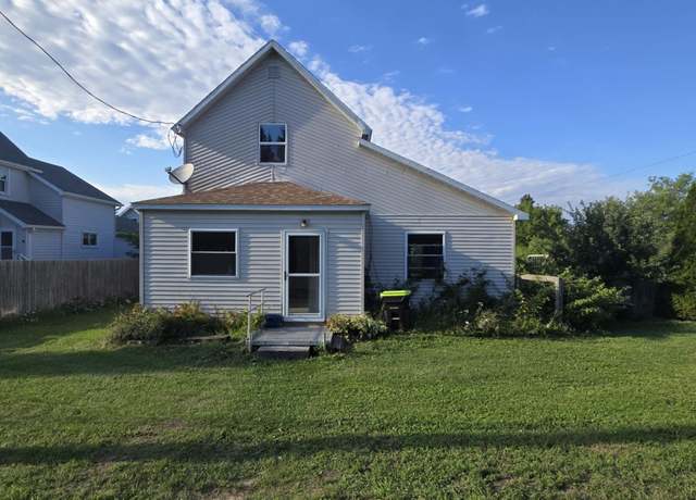 Property at 2218 W 4th Ave, Sault Ste Marie, MI 49783, 3 beds, 1 bath