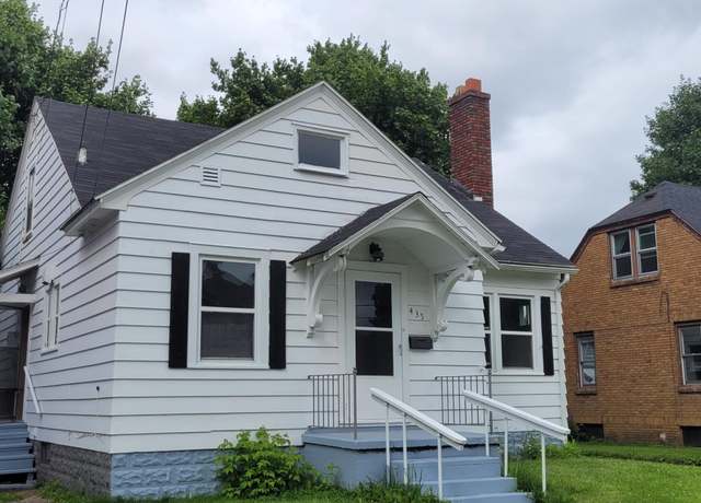 Property at 435 Maple St, Sault Sainte Marie, MI 49783, 2 beds, 1 bath
