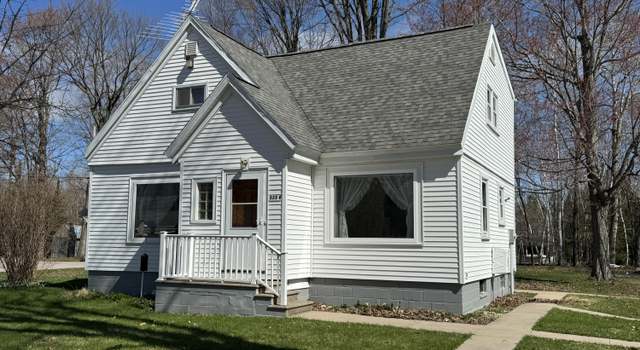 Photo of 620 W Osborn Dr, Sault Ste Marie, MI 49783