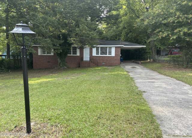 Property at 2230 Greenwood Dr, Macon, GA 31211, 3 beds, 1 bath