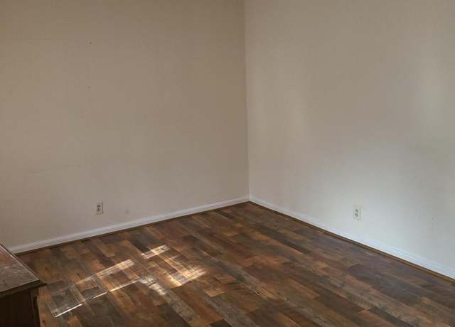 Property at 2557 Hyde Park Rd, Macon, GA 31211, 4 beds, 2 baths