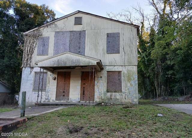 Property at 2082 Mutual Ave, Macon, GA 31204, 4 beds, 2 baths