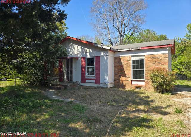 Property at 2733 Chatsworth Ct, Macon, GA 31206, 3 beds, 1 bath