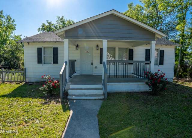 Property at 1425 Helon St, Macon, GA 31204, 3 beds, 1 bath