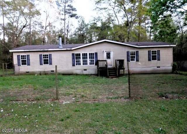 Property at 334 N Baker Rd, Macon, GA 31211, 3 beds, 2 baths
