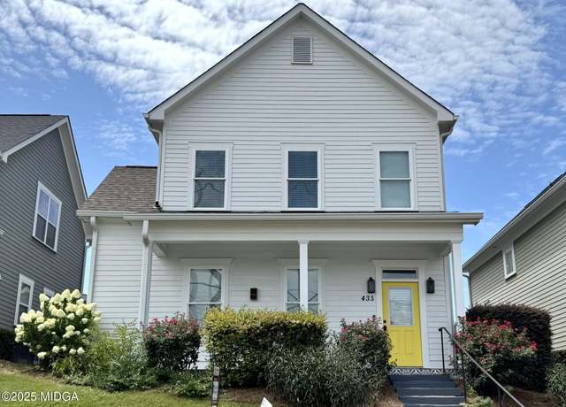 Property at 435 New St, Macon, GA 31201, 3 beds, 2.5 baths
