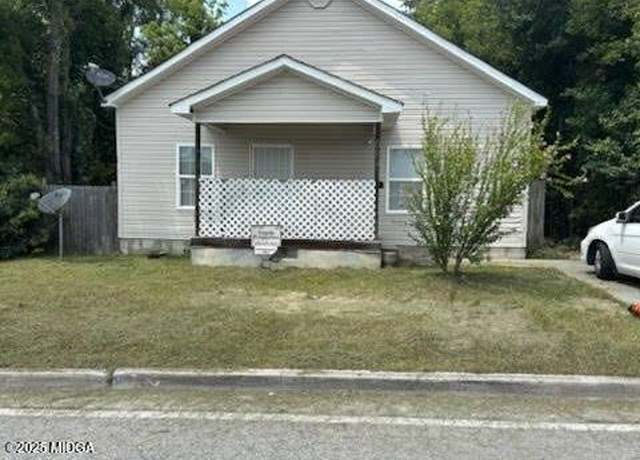 Property at 684 Mitchell St, Macon, GA 31217, 3 beds, 2 baths
