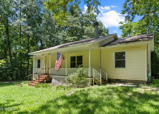 Property at 1930 Crooms Dr, Macon, GA 31217, 3 beds, 2 baths