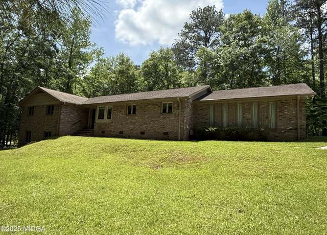 Property at 24 Sapphire Ct, Forsyth, GA 31029, 3 beds, 2 baths