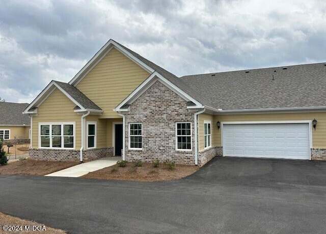 Property at 2203 Exchange Dr, Macon, GA 31210, 2 beds, 2.5 baths