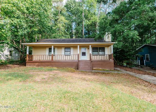 Property at 824 N Confederate Dr, Macon, GA 31220, 3 beds, 2 baths