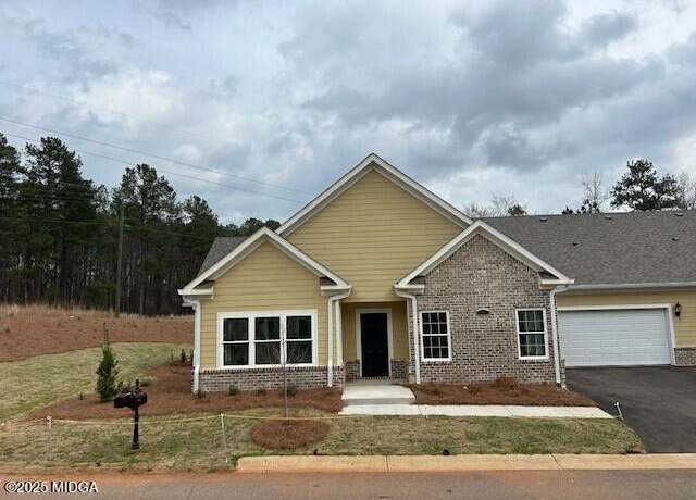 Property at 1201 Exchange Dr, Macon, GA 31210, 2 beds, 2.5 baths