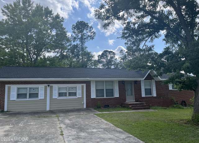 Property at 3136 Wells Pl, Macon, GA 31211, 4 beds, 3 baths
