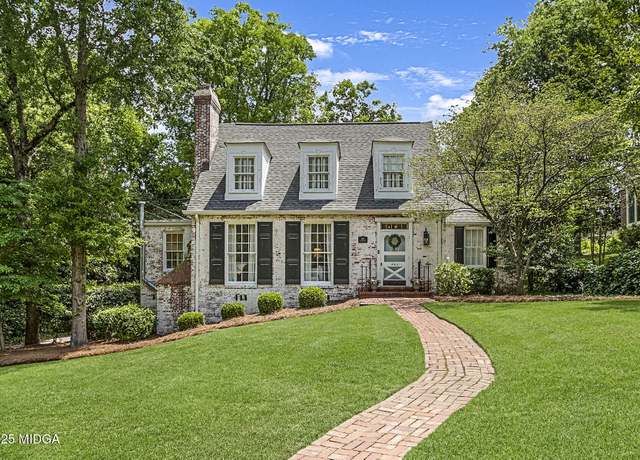 Property at 261 Calloway Dr, Macon, GA 31204, 4 beds, 3 baths