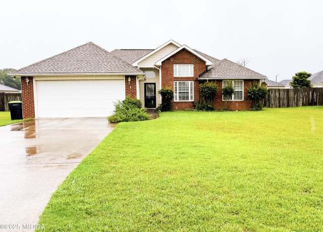 Property at 304 Carver Ct, Warner Robins, GA 31088, 3 beds, 2 baths