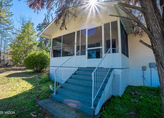 Property at 120 Briar Creek Trl, Lizella, GA 31052, 3 beds, 2 baths