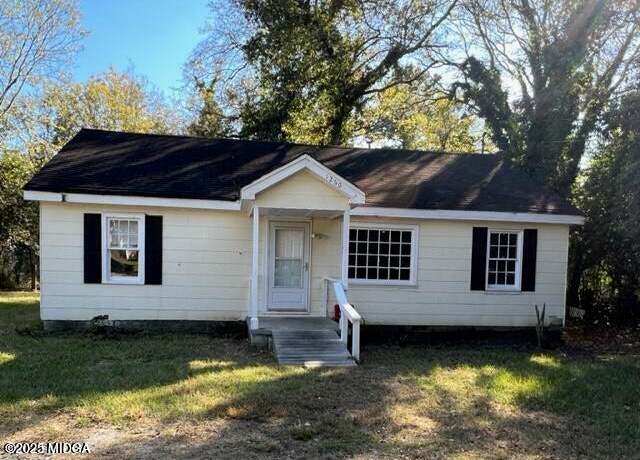 Property at 1260 Auburn Dr, Macon, GA 31206, 3 beds, 1 bath