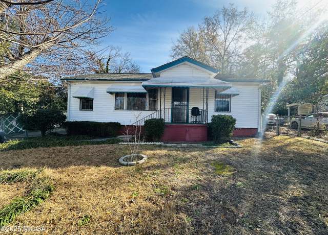 Property at 1316 Triple Hill Dr, Macon, GA 31206, 4 beds, 2 baths