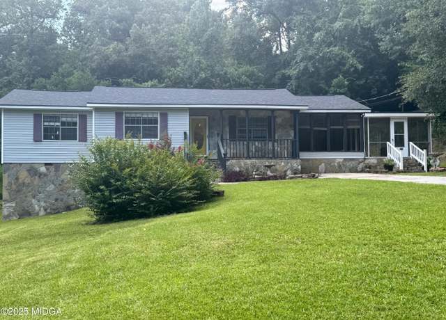 Property at 118 Oakwood Dr, Macon, GA 31211, 3 beds, 2 baths