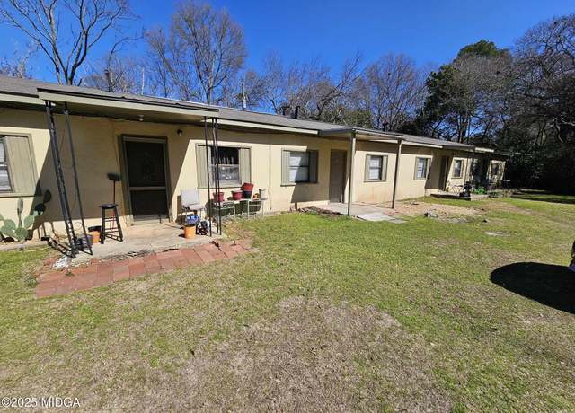 Property at 855 Ola Dr, Warner Robins, GA 31093, 10 beds, 5 baths